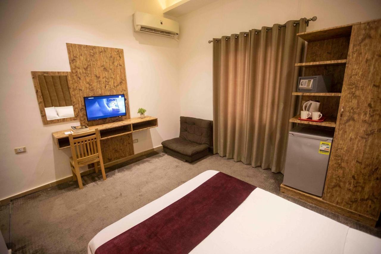 Valencia Ap Cairo Hotel Екстериор снимка